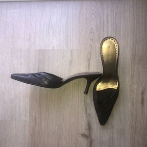 Woman’s kitten heels. Brown, pointed toe